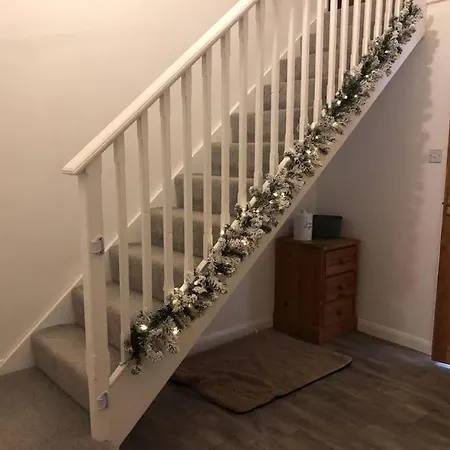 Barncroft: Dogs Welcome, Dog Care Services Offered *